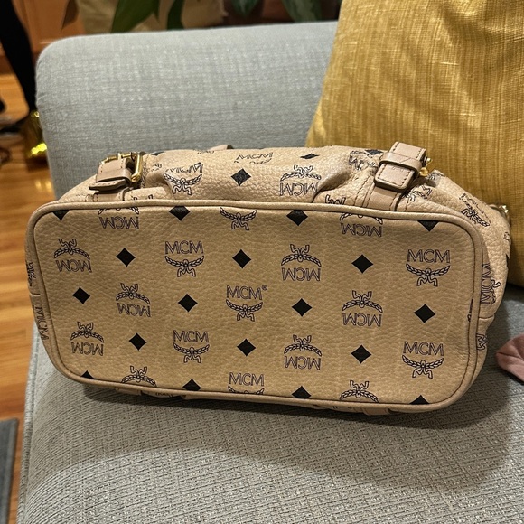 MCM Beige Logo Shoulder Bag - Picture 4 of 9